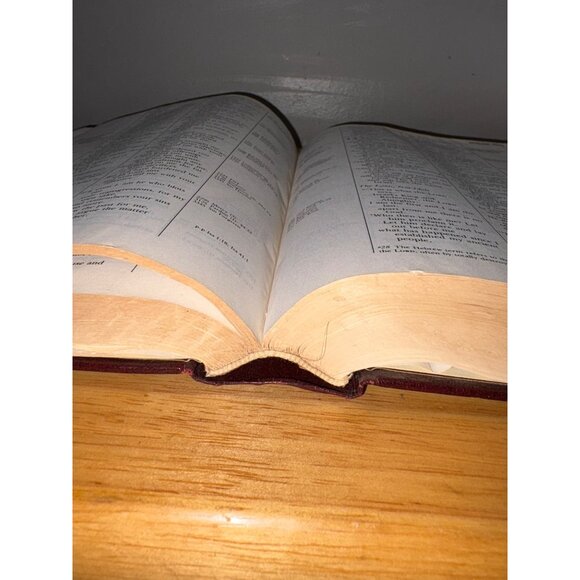 Thompson Chain-Reference Bible New International Version Burgundy Hardcover 1983 - Picture 16 of 16